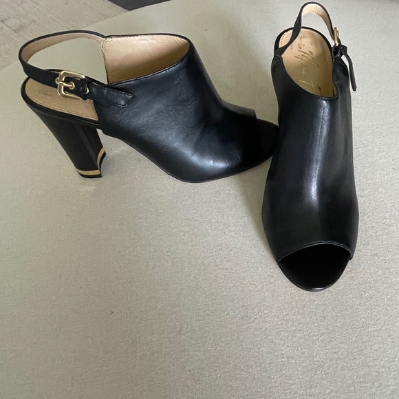 March Fischer Black and Gold shoes - Picture 1 of 2